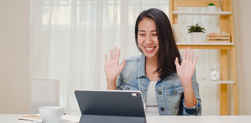 female learning mandarin online