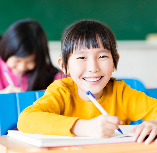 a Happy student studying IB Chinese